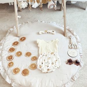 Jessica Simpson 3-6 month romper set with bow